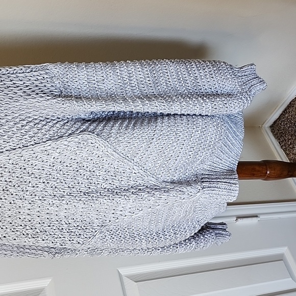 ❄️🍁Merokeety Women's Small Chunky Cable Knit Cardigan Sweater - Picture 3 of 9